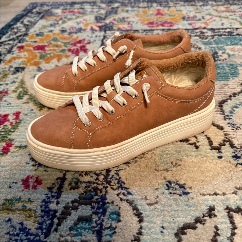 Roxy Tan Platform Sneakers